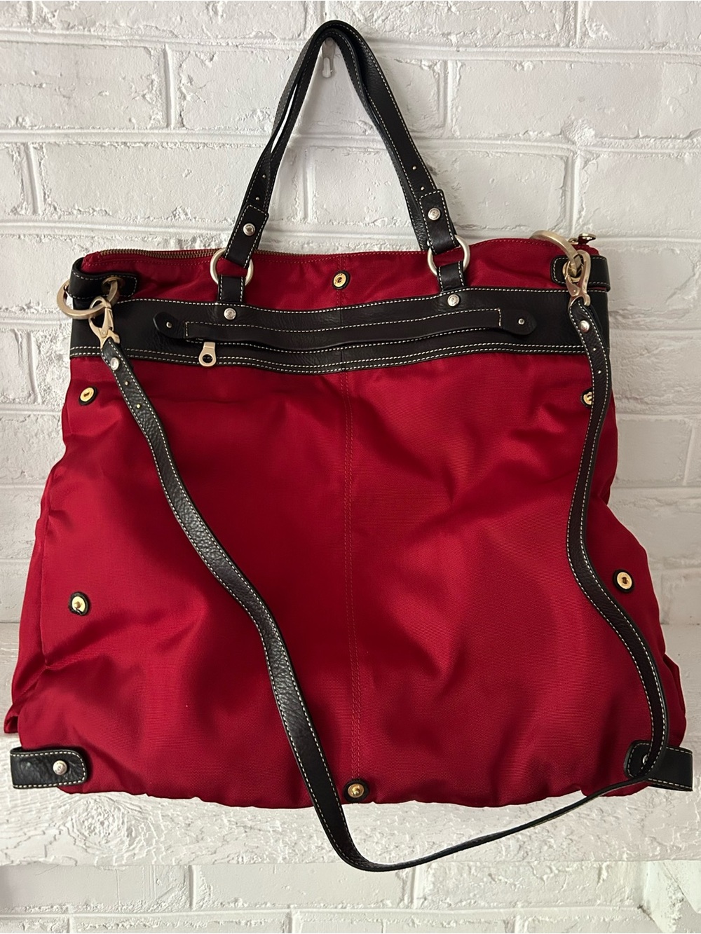 HaydenHarnett Red/Black Shoulder Satchel Bag Double Handles w/ Strap Zip Closure